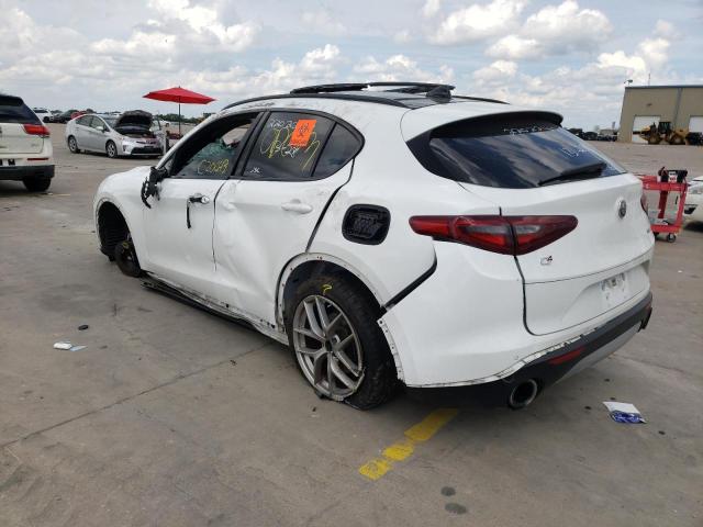 ZASFAKNN1J7C20643 - 2018 ALFA ROMEO STELVIO TI WHITE photo 3