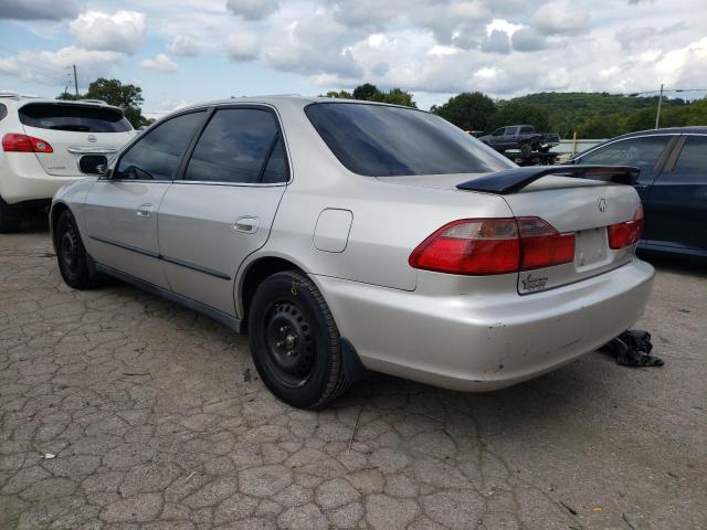 1HGCG5641XA026225 - 1999 HONDA ACCORD LX SILVER photo 3