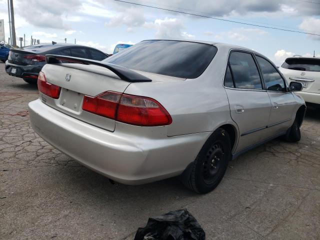 1HGCG5641XA026225 - 1999 HONDA ACCORD LX SILVER photo 4