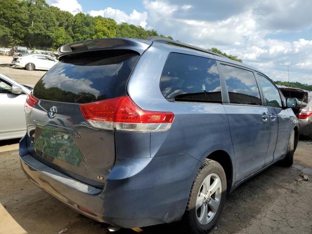 5TDKK3DC8DS337849 - 2013 TOYOTA SIENNA LE BLUE photo 4