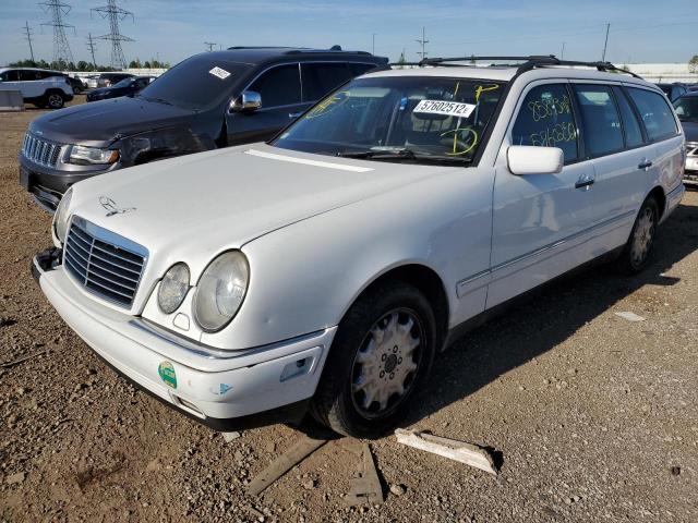 WDBJH65F7XA758630 - 1999 MERCEDES-BENZ E 320 WHITE photo 2