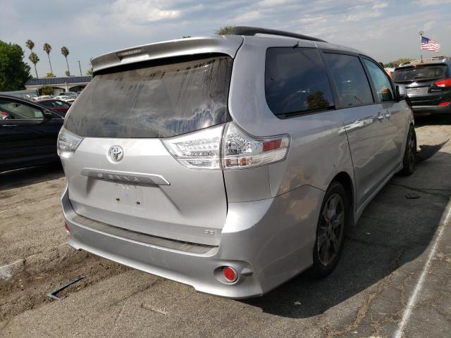 5TDXZ3DC5HS899201 - 2017 TOYOTA SIENNA SE SILVER photo 4