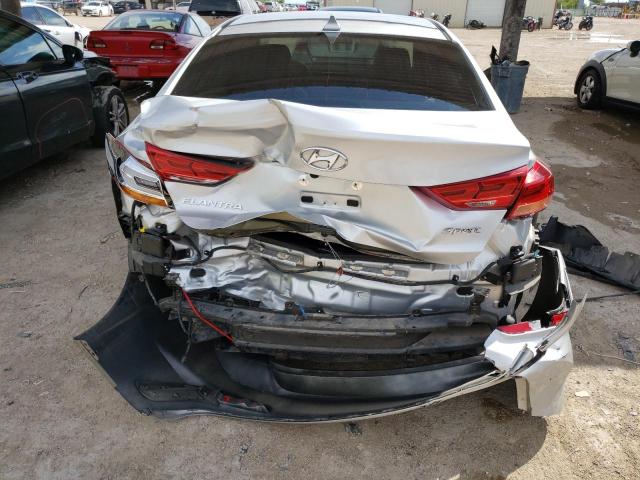 KMHD04LB2JU509082 - 2018 HYUNDAI ELANTRA SP SILVER photo 9