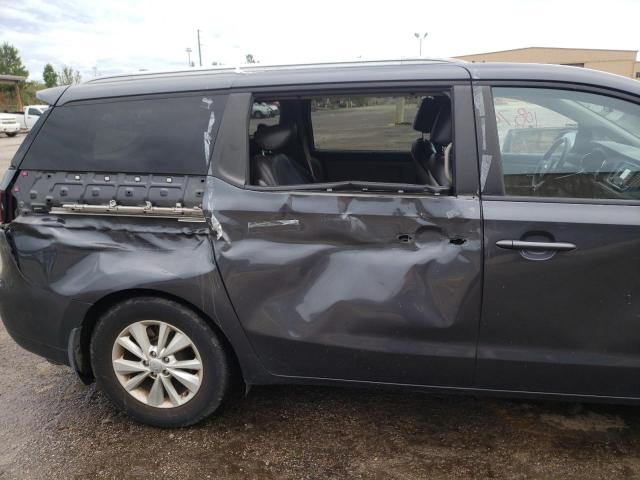 KNDMB5C13G6116412 - 2016 KIA SEDONA LX GRAY photo 9