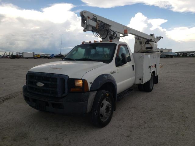 1FDXF46Y96ED71487 - 2006 FORD F450 SUPER WHITE photo 2