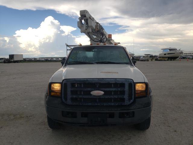 1FDXF46Y96ED71487 - 2006 FORD F450 SUPER WHITE photo 9