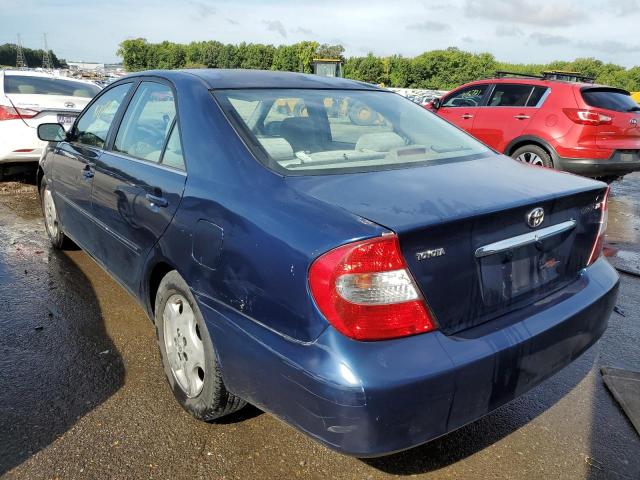 4T1BE32K43U205520 - 2003 TOYOTA CAMRY LE BLUE photo 3