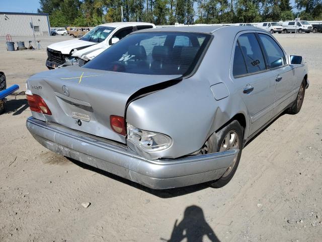 WDBJF72F8VA249997 - 1997 MERCEDES-BENZ E 420 SILVER photo 4