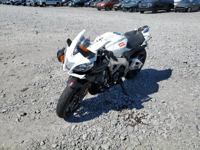 ZD4RKC011AS000191 - 2010 APRILIA RSV4 R WHITE photo 2