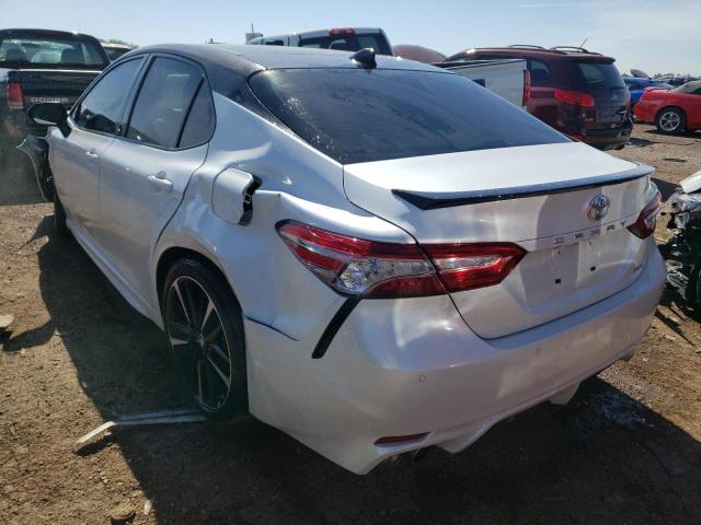 4T1BZ1HK4JU016461 - 2018 TOYOTA CAMRY XSE WHITE photo 3