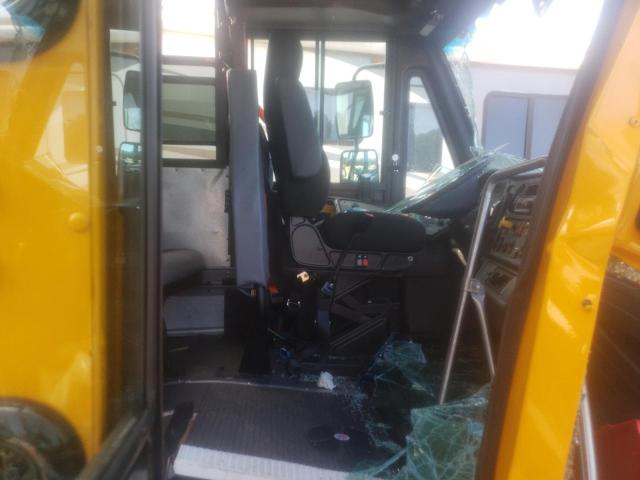 4UZABRFC9PCNS8046 - 2023 FREIGHTLINER CHASSIS B2 黄色 照片 5