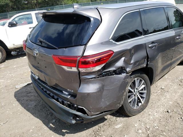 5TDKZRFH9HS523655 - 2017 TOYOTA HIGHLANDER SILVER photo 9