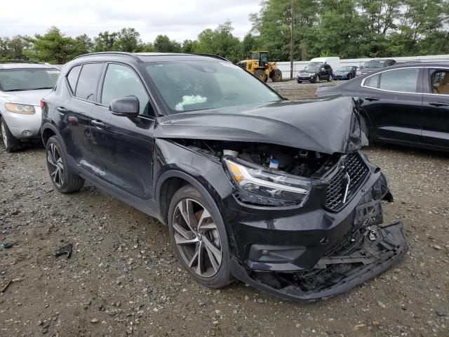 YV4162UM7M2558740 - 2021 VOLVO XC40 T5 R- BLACK photo 1