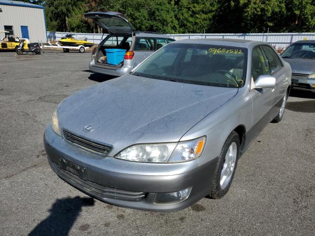 JT8BF28GXY0242969 - 2000 LEXUS ES 300 SILVER photo 2