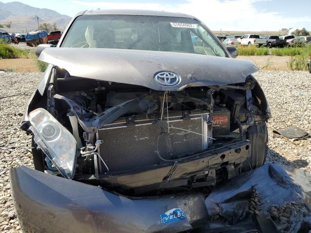 5TDKK3DC8FS611070 - 2015 TOYOTA SIENNA LE GRAY photo 9