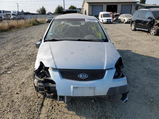 KNADE123986307320 - 2008 KIA RIO BASE SILVER photo 9