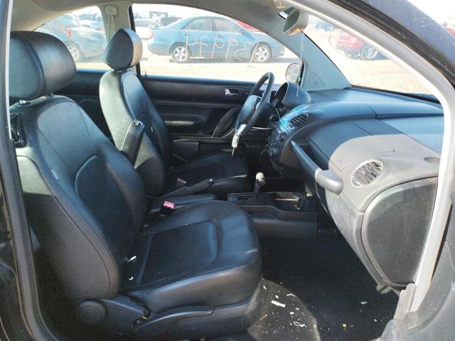 3VWPW3AG6AM007606 - 2010 VOLKSWAGEN NEW BEETLE 黑色 照片 5