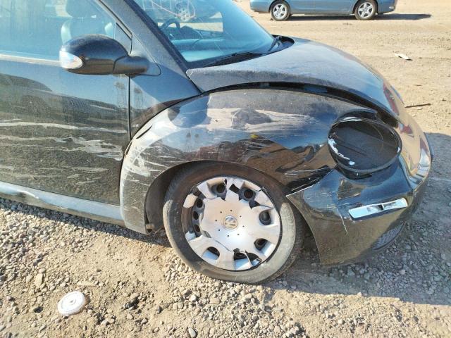 3VWPW3AG6AM007606 - 2010 VOLKSWAGEN NEW BEETLE 黑色 照片 9