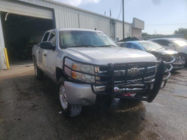 3GCRKSE38AG165341 - 2010 CHEVROLET SILVERADO SILVER photo 1