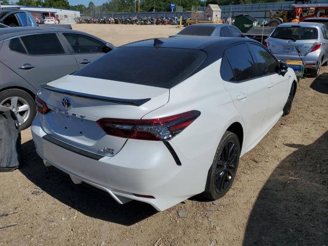 4T1K31AK8MU021601 - 2021 TOYOTA CAMRY XSE WHITE photo 4