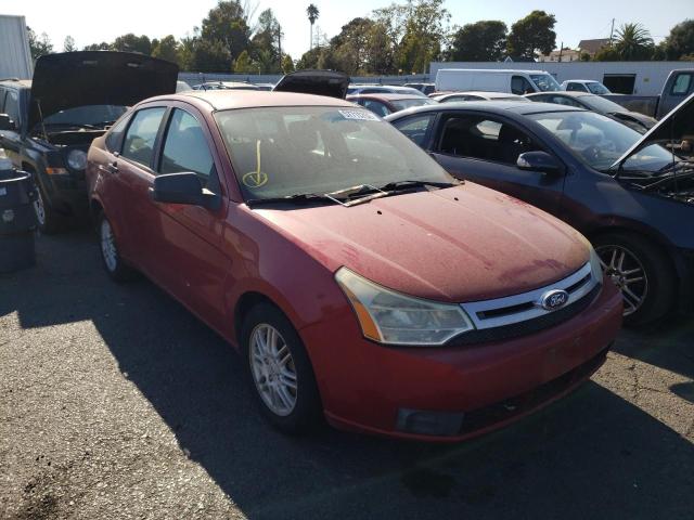 1FAHP3FN3BW152248 - 2011 FORD FOCUS RED photo 1