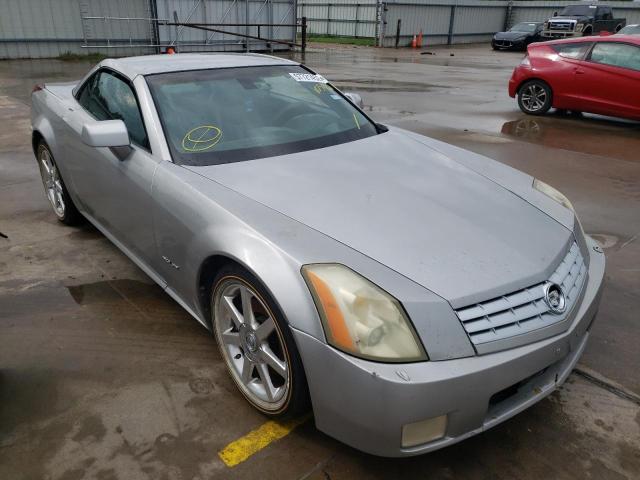 1G6YV34A845603962 - 2004 CADILLAC XLR SILVER photo 1