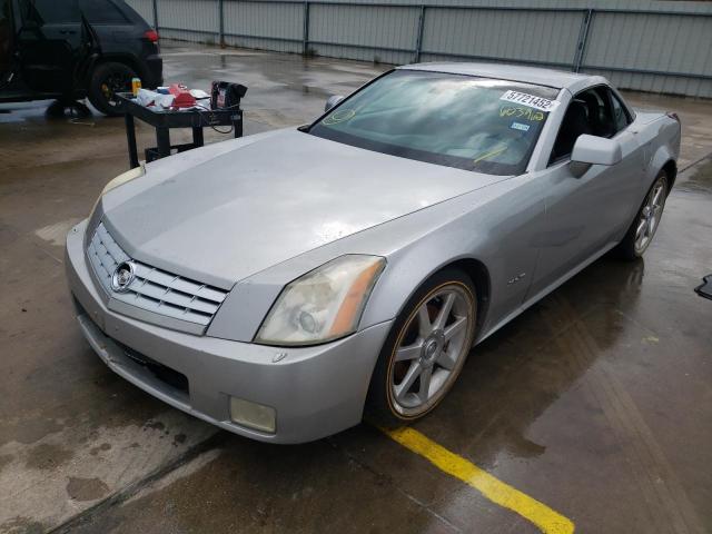 1G6YV34A845603962 - 2004 CADILLAC XLR SILVER photo 2