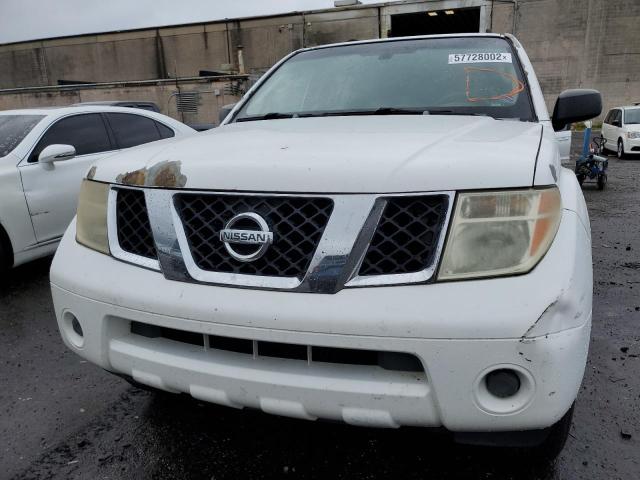 5N1AR18U56C629876 - 2006 NISSAN PATHFINDER WHITE photo 9