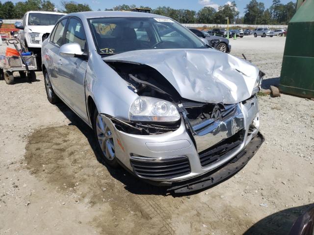 3VWAX7AJ7AM152465 - 2010 VOLKSWAGEN JETTA LIMI SILVER photo 1