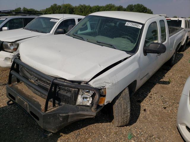 1GCRKPE00BZ149865 - 2011 CHEVROLET SILVERADO WHITE photo 2