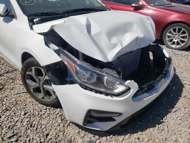 3KPF24AD4ME343646 - 2021 KIA FORTE FE WHITE photo 9