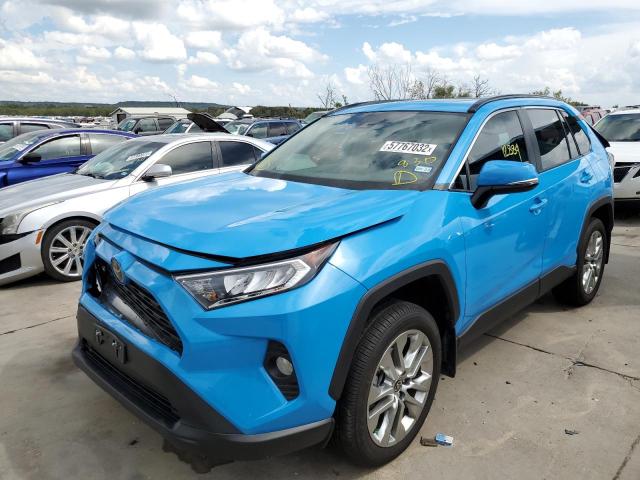 2T3C1RFV2MW144779 - 2021 TOYOTA RAV4 XLE P BLUE photo 2