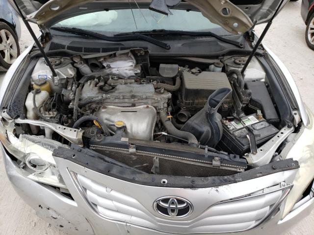 4T4BF3EK0BR146995 - 2011 TOYOTA CAMRY BASE SILVER photo 7