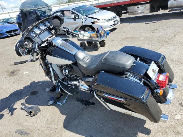 1HD1FMC10JB648683 - 2018 HARLEY-DAVIDSON FLHTP POLI ორფეროვანი ფოტო 3