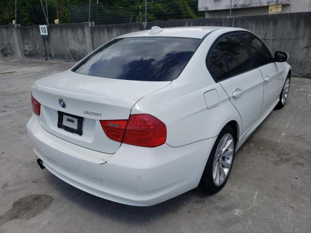 WBAPH7G58BNM58857 - 2011 BMW 328 I WHITE photo 4