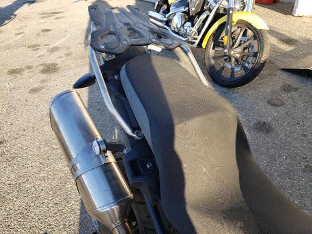WB10B1804KZ786885 - 2019 BMW F 750 GS TWO TONE photo 6