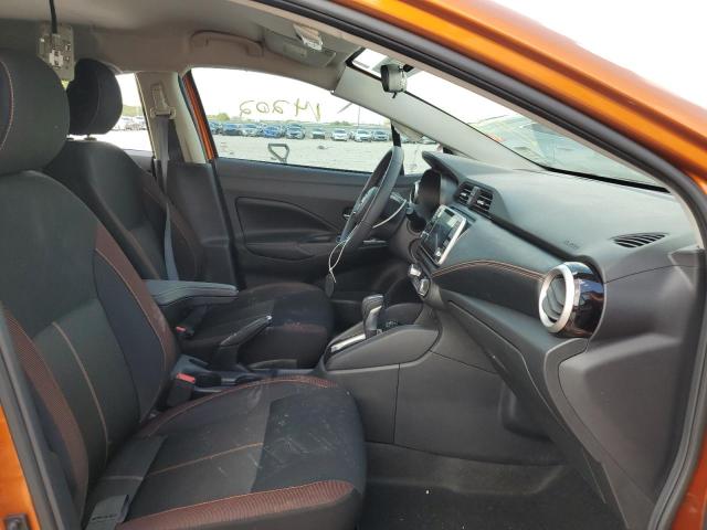 3N1CN8FVXML821635 - 2021 NISSAN VERSA SR ORANGE photo 5