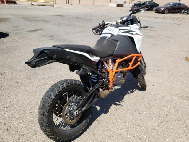 VBKV49405HM975685 - 2017 KTM 1090 ADVEN WHITE photo 4