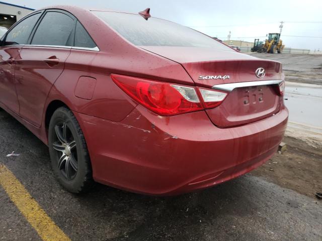 5NPEB4AC9BH189785 - 2011 HYUNDAI SONATA GLS RED photo 9