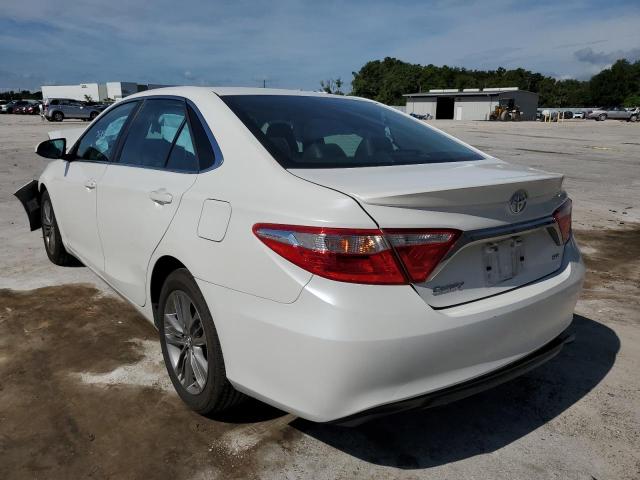 4T1BF1FKXHU284128 - 2017 TOYOTA CAMRY LE WHITE photo 3