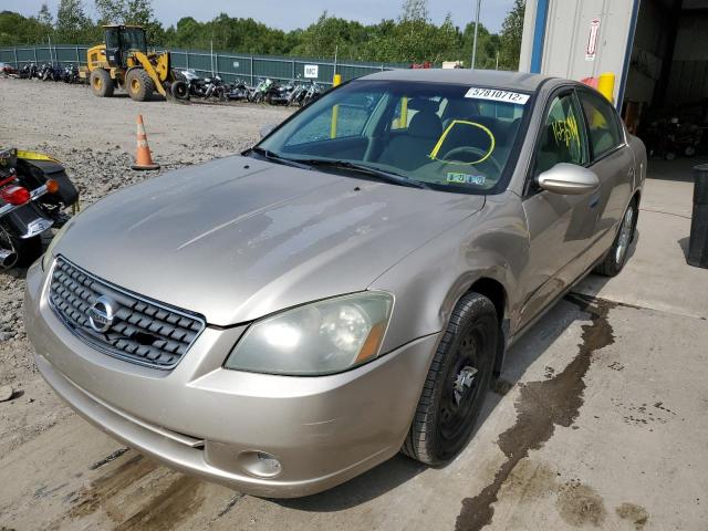 1N4AL11D35C108806 - 2005 NISSAN ALTIMA GOLD photo 2