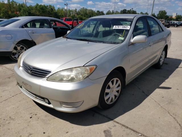 4T1BE32K06U651796 - 2006 TOYOTA CAMRY LE SILVER photo 2