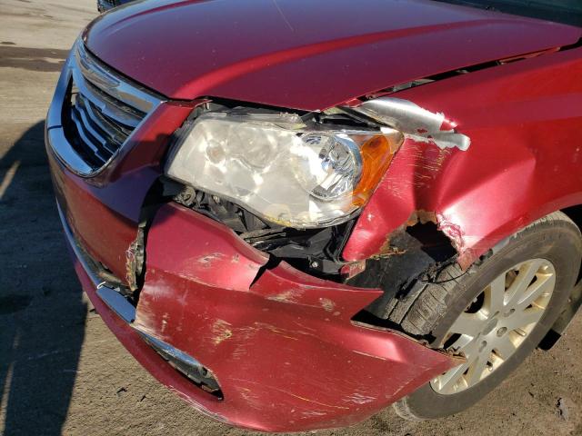 2C4RC1BG8DR541288 - 2013 CHRYSLER TOWN & COU MAROON photo 9