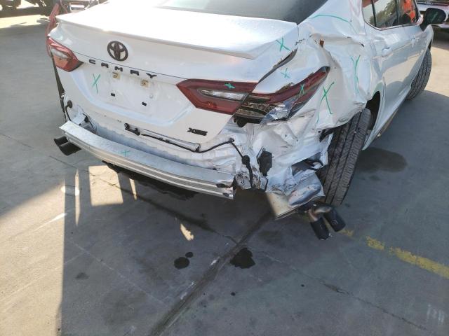 4T1K61AK7MU607391 - 2021 TOYOTA CAMRY XSE WHITE photo 9