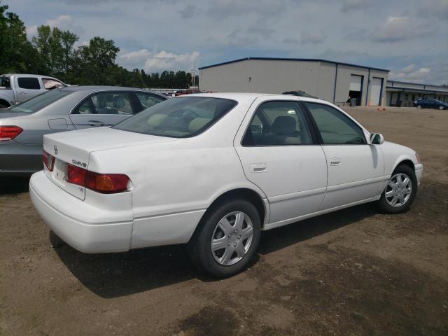 JT2BF22KXY0244924 - 2000 TOYOTA CAMRY CE WHITE photo 4