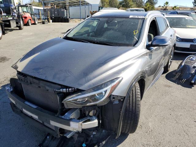 SJKCH5CP1JA044156 - 2018 INFINITI QX30 BASE GRAY photo 2
