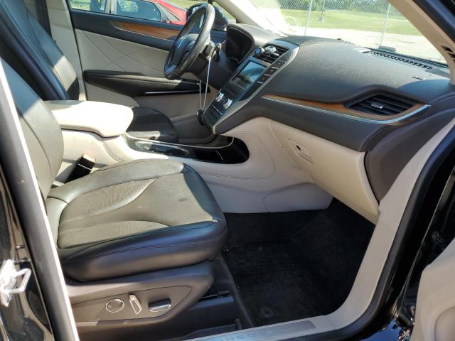 5LMCJ2C97HUL71833 - 2017 LINCOLN MKC SELECT BLACK photo 5