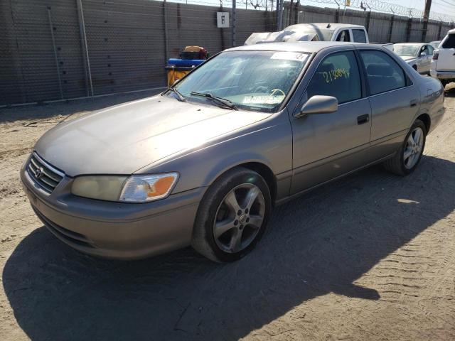 4T1BG22K11U022917 - 2001 TOYOTA CAMRY CE GRAY photo 2