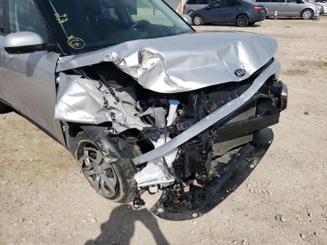 KNDJ23AUXM7758930 - 2021 KIA SOUL LX SILVER photo 9