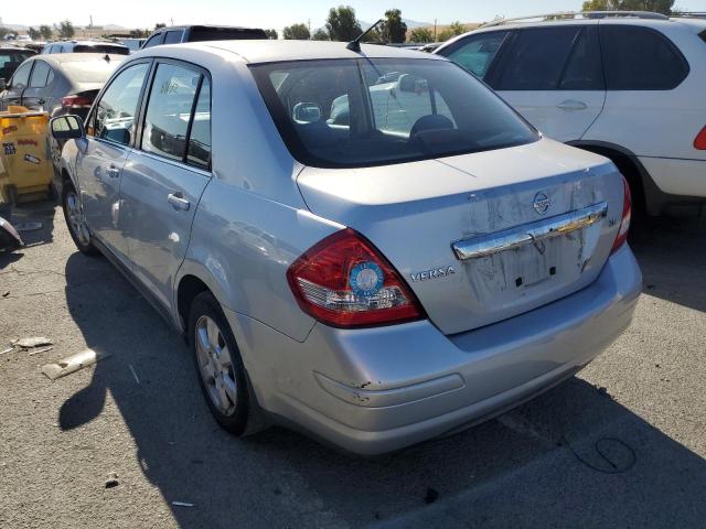 3N1BC11E28L373879 - 2008 NISSAN VERSA S GRAY photo 3